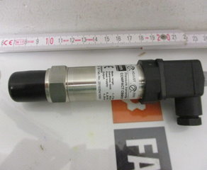 КОМПАКТНЫЙ ПРЕОБРАЗОВАТЕЛЬ ДАВЛЕНИЯ
CB6  COMPACT PRESSURE TRANSMITTER with threaded connection
01 design: internal diaphragm
0 explosion protection: without
A1 pressure sensor: piezoresistive for gauge pressure
999 measuring range see below
-1...17 bar, overload limit 60 bar
H1 output signal: 4...20 mA, 2-wire technology
K1010 process connection: G1/2 B nach DIN 837-1
material wetted parts
T110 - sensor diaphragm, stainless steel mat. no. 1.4404/1.4435 (316L)
- socket, stainless steel mat. no. 1.4404/1.4435 (316L)
electrical connection: right angle plug acc. to DIN EN 175301-803-A (DIN
43650, model A), IP 65 LABOM