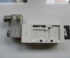 Пневмораспределитель 
PMVSC3004E1D24L 
Valve series MVSC G3/8